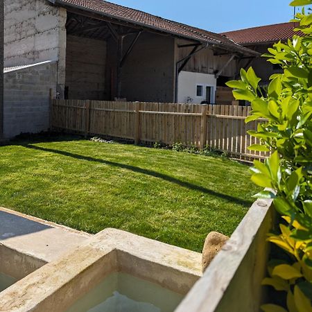 Logement - Studio Independant A Pérouges Eksteriør billede