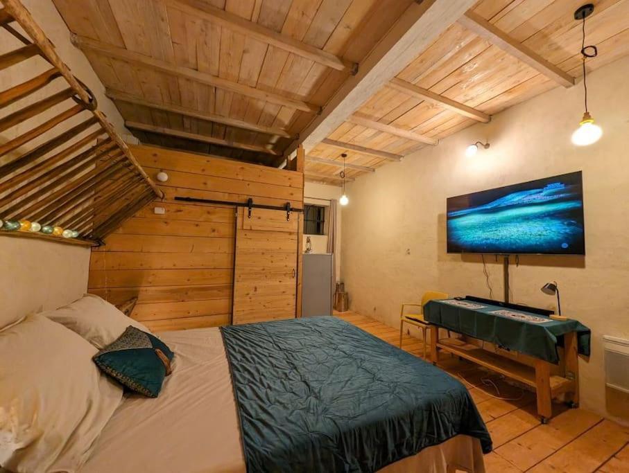 Logement - Studio Independant A Pérouges Eksteriør billede