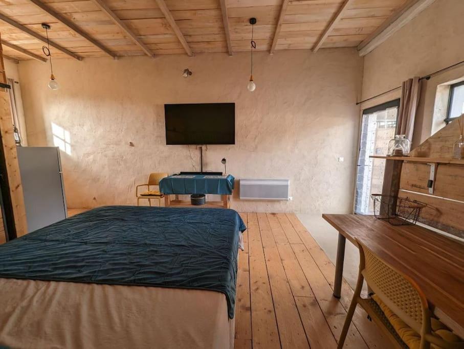 Logement - Studio Independant A Pérouges Eksteriør billede