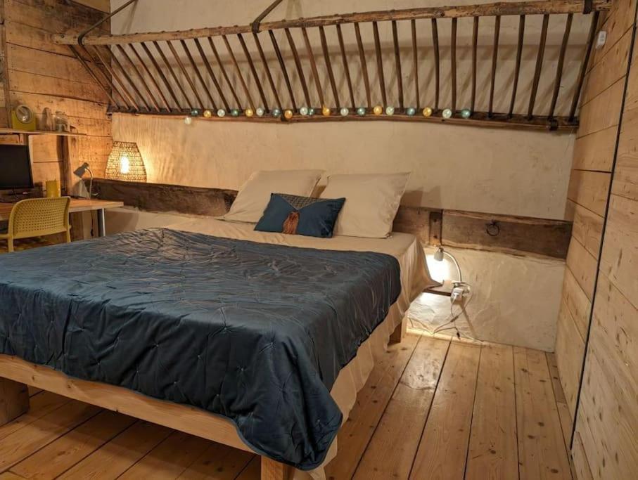 Logement - Studio Independant A Pérouges Eksteriør billede