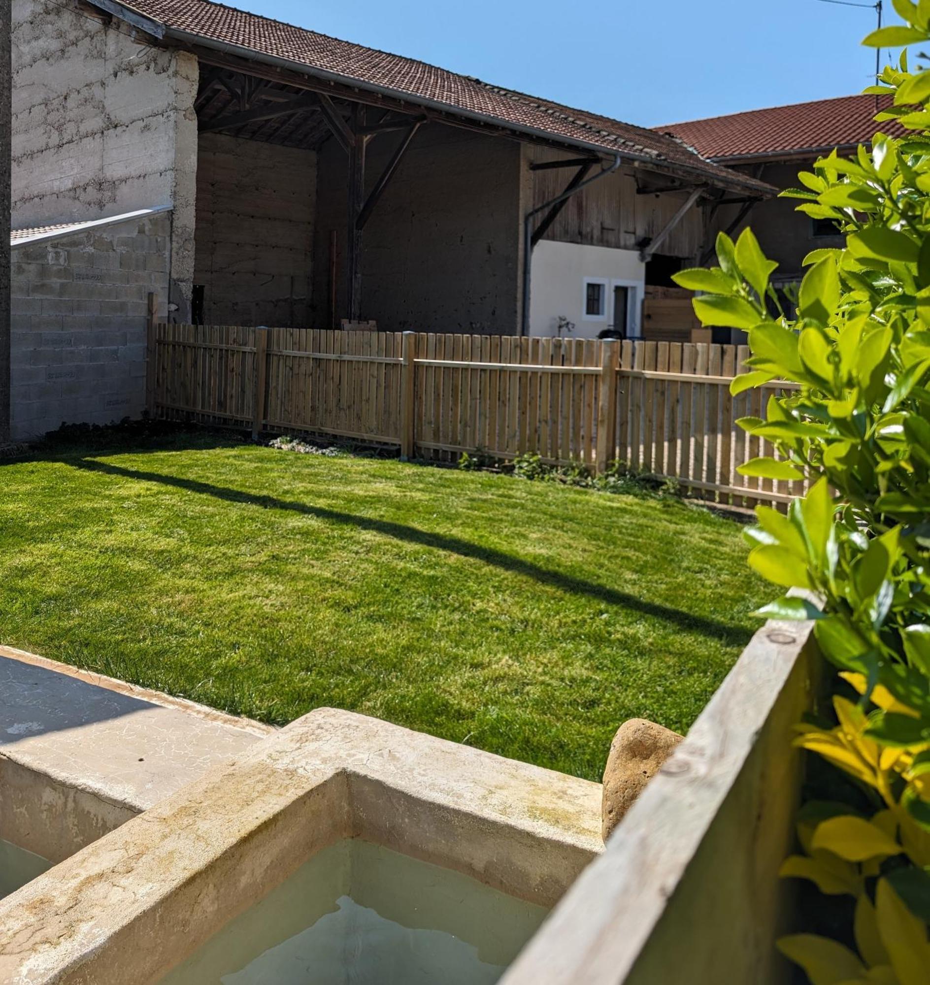 Logement - Studio Independant A Pérouges Eksteriør billede